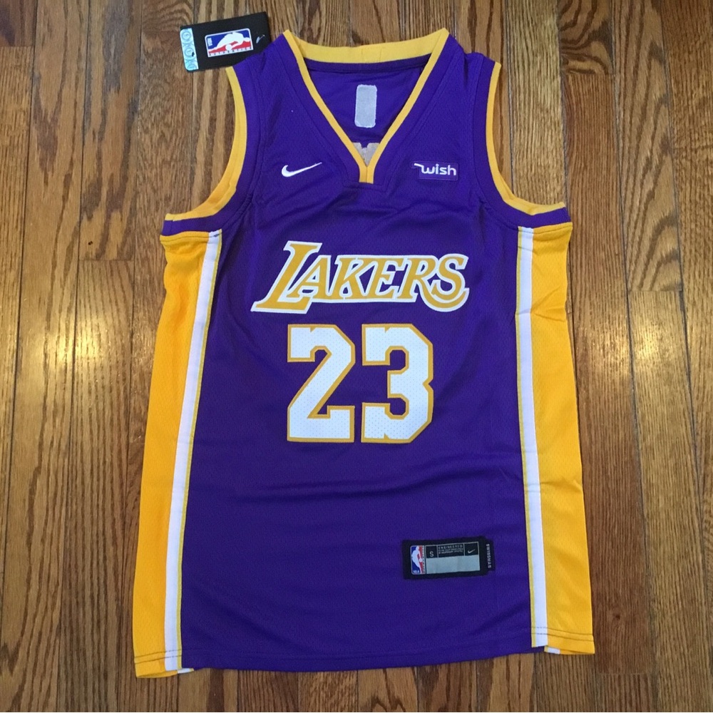 Nike Los Angeles Lakers youth S Lebron James purple sewn-on jersey NWT